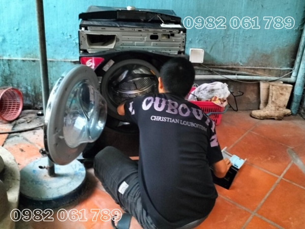 Sửa máy giặt LG cửa ngang báo lôix